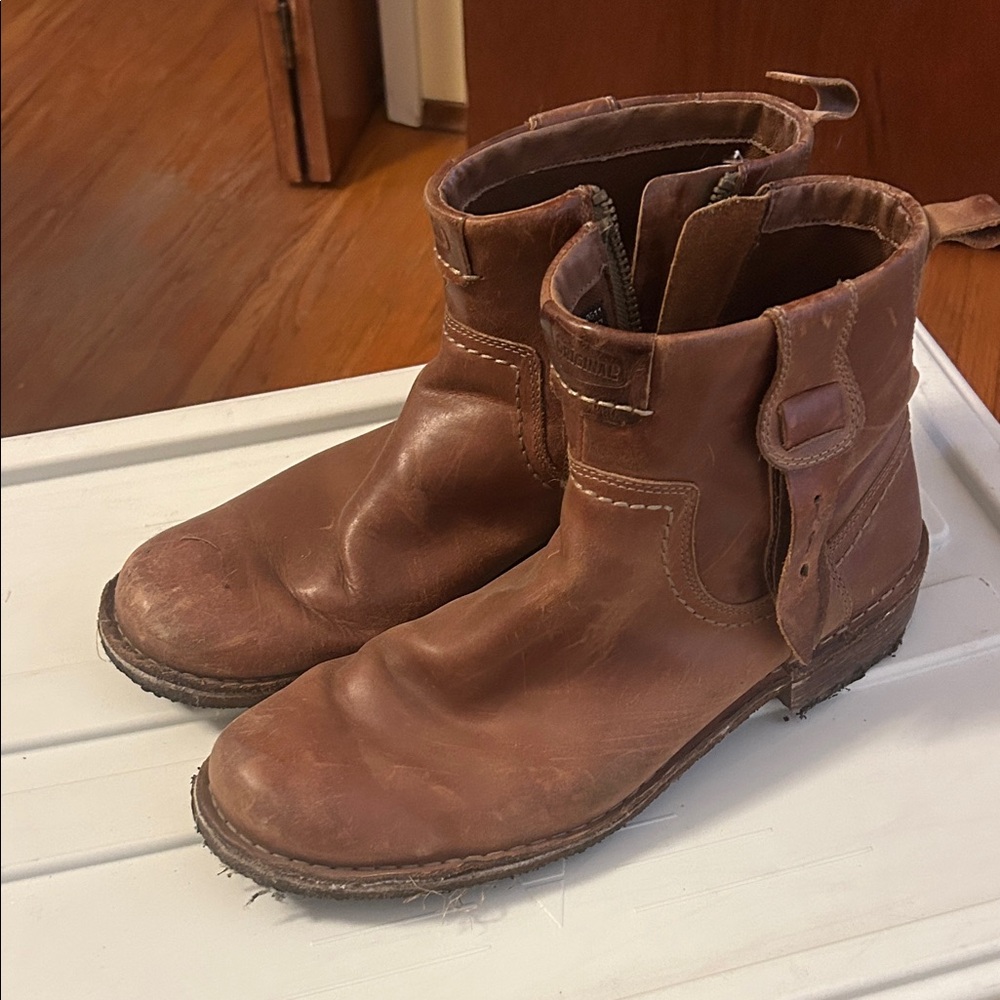 Clarks Tan Leather Ankle Boots